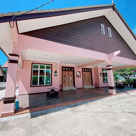Вилла Hellokitty House - Unit 1 Куала-Тренгану Экстерьер фото