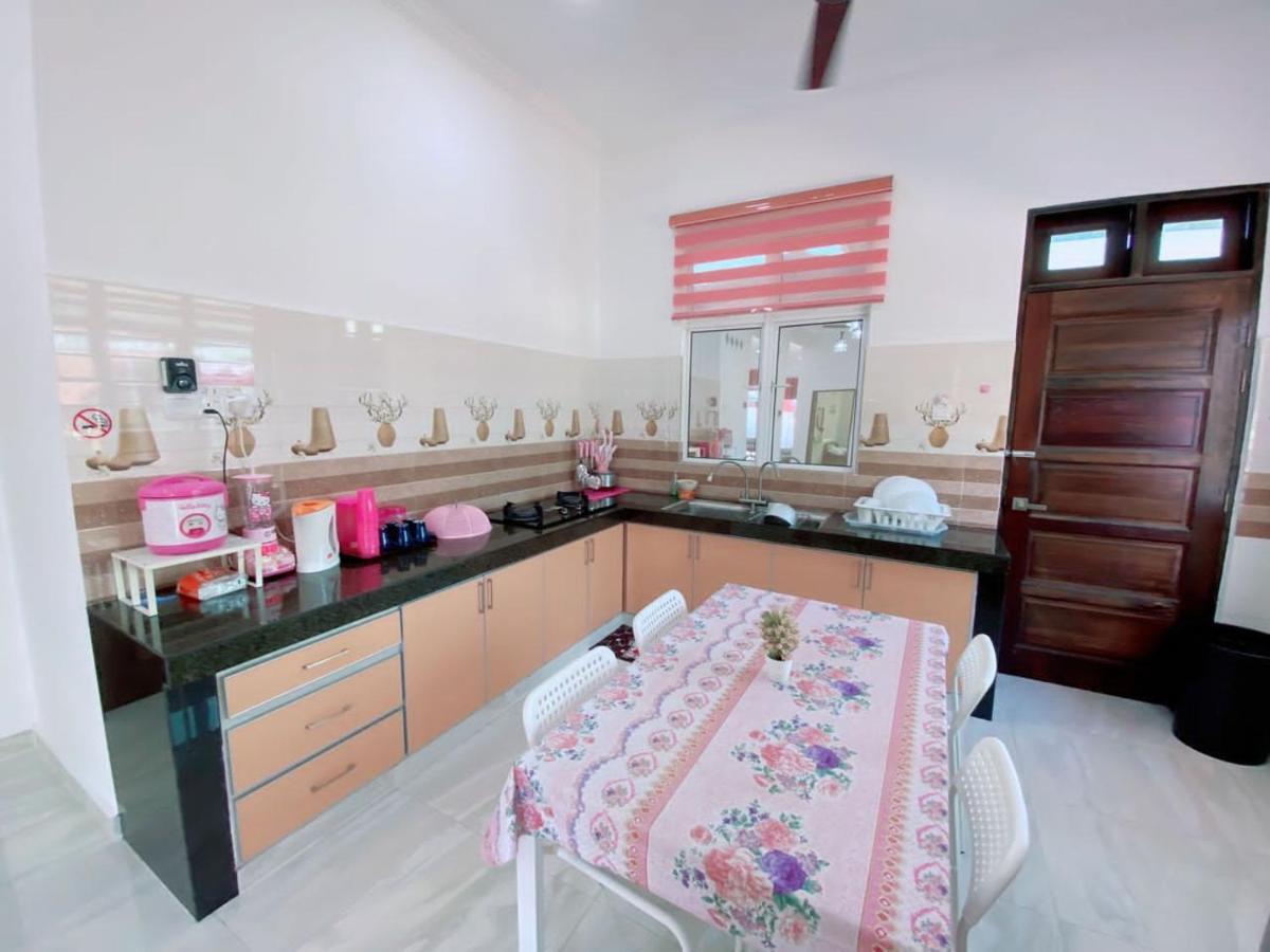 Вилла Hellokitty House - Unit 1 Куала-Тренгану Экстерьер фото
