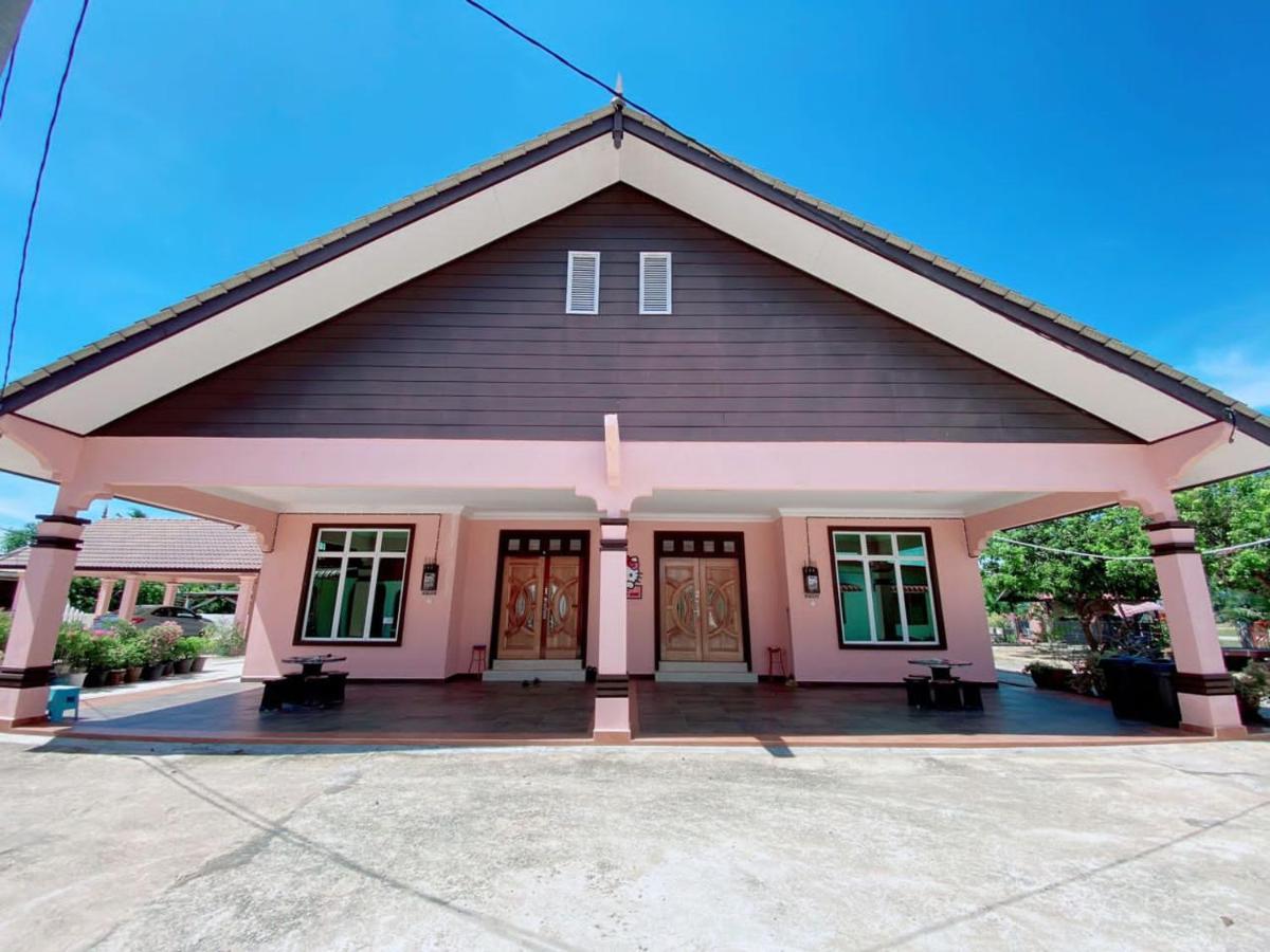 Вилла Hellokitty House - Unit 1 Куала-Тренгану Экстерьер фото