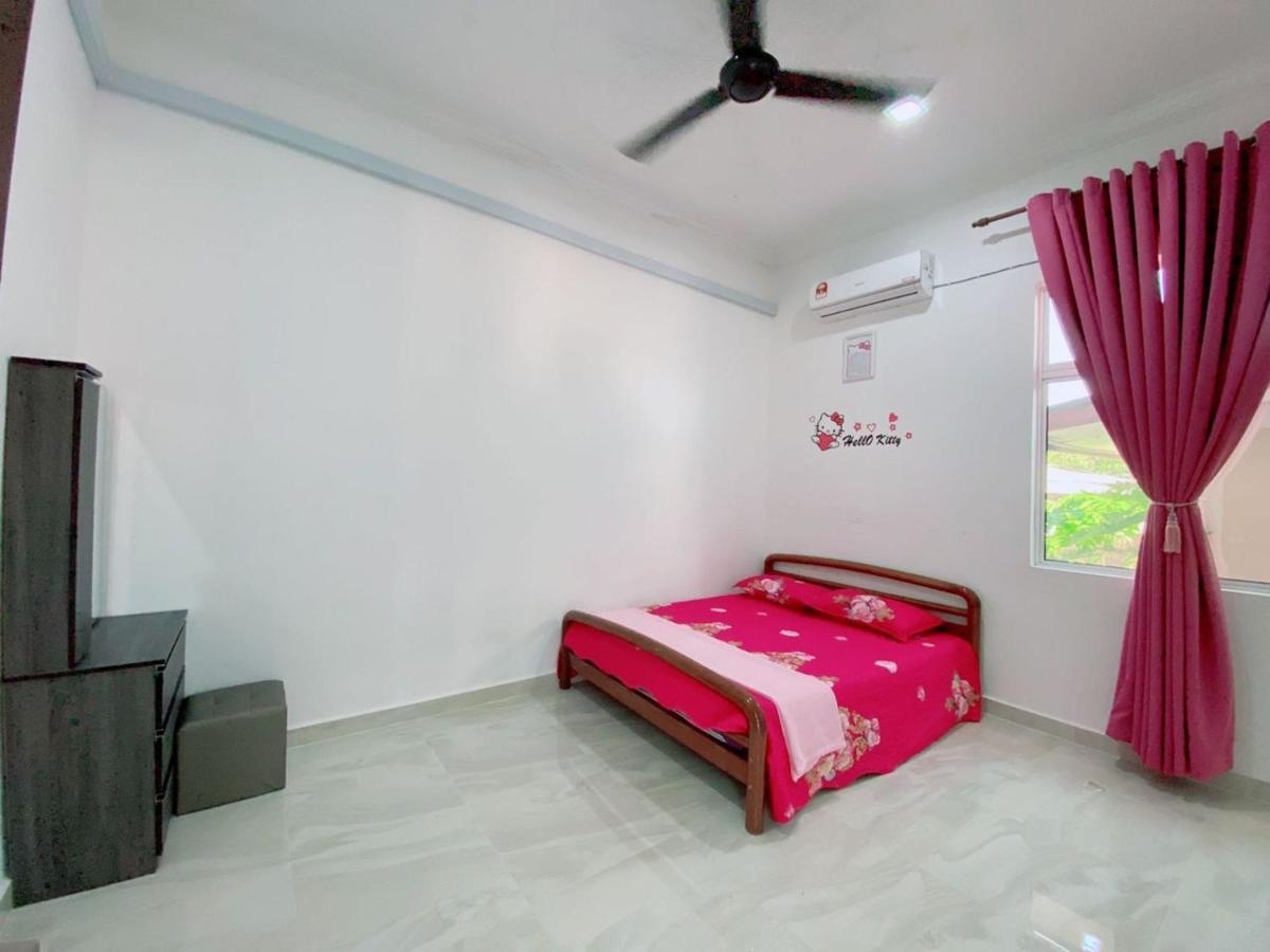 Вилла Hellokitty House - Unit 1 Куала-Тренгану Экстерьер фото