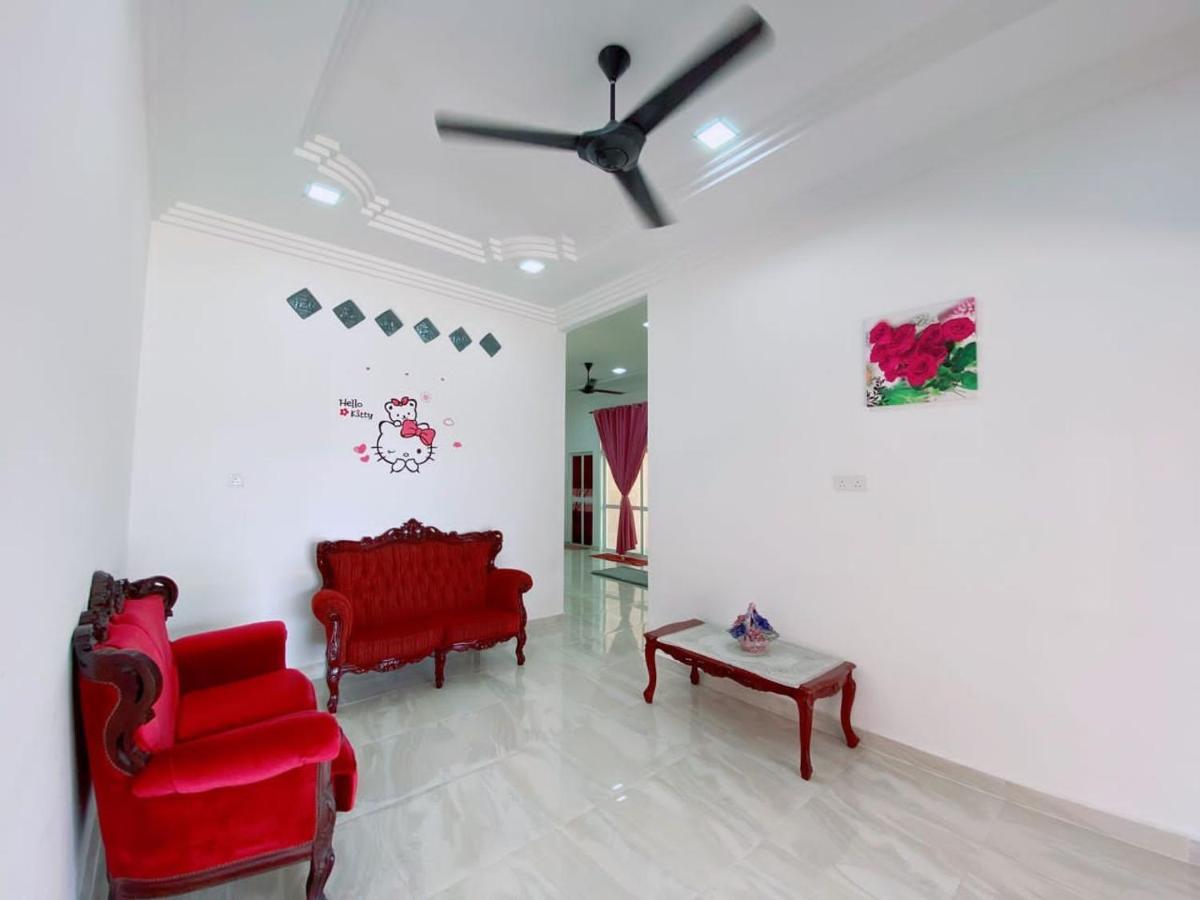 Вилла Hellokitty House - Unit 1 Куала-Тренгану Экстерьер фото